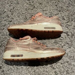 Nike air max 1 bronze snake